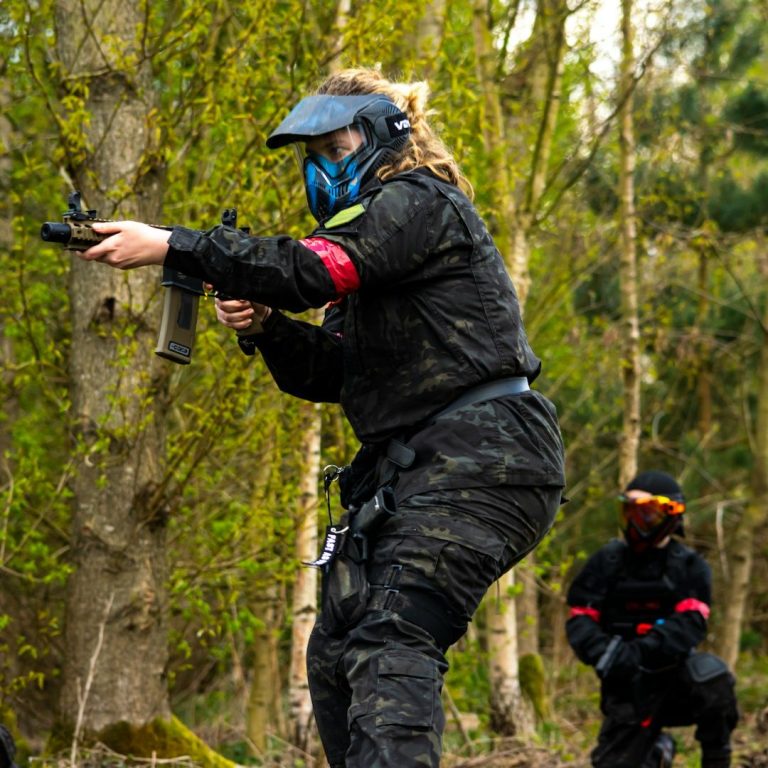 Paintball Allgemein * "Paintball spielen" (stark generisch)
* "Paintball Arena / Halle"
* "Paintball Geburtstag"
* "Paintball Preise"
* "Paintball ab 16 / ab 14"
* "Paintball ohne Schmerzen"
* "LaserTag vs Paintball"
* "Paintball Turniere"
2. Freizeitaktivitäten (Generisch & Saisonal) * "Freizeitaktivitäten bei Regen"
* "Aktivitäten am Wochenende"
* "Was tun heute?"
* "Coole Aktivitäten mit Freunden"
* "Drinnen Aktivitäten"
* "Draußen Aktivitäten Sommer"
* "Freizeitpark Alternativen"
3. Weihnachtsfeier / Firmenevents * "Weihnachtsfeier Location"
* "Firmen Event Ideen"
* "Betriebsausflug 2024"
* "Teambuilding Aktivitäten Outdoor"
* "Kleine Weihnachtsfeier Ideen"
* "Weihnachtsfeier Aktivitäten"
* "Firmenfeier Location mieten"
4. Junggesellenabschied / Ladies Night / Männerabend * "Junggesellenabschied Ideen"
* "JGA Aktivitäten"
* "Ladies Night Aktivitäten"
* "Männerabend was machen?"
* "Stag Party Deutschland"
* "Abschied von Freundin feiern"
* "Hen Party Ideen"
* "Mädelsabend Action"
5. Aktivitäten mit Kindern / Familien * "Aktivitäten mit Kindern bei Regen"
* "Kindergeburtstag 10 Jahre Action"
* "Teenager Aktivitäten"
* "Familienausflug Erlebnis"
* "Abenteuer mit Kindern"
* "Actiongeburtstag Jungen"
6. Sommerfeste / Firmenfeste * "Firmen Sommerfest Ideen"
* "Sommerfest Aktivitäten Mitarbeiter"
* "Outdoor Event Location"
* "Firmenpicknick mit Programm"
* "Team Event Sommer"
7. Aktivitäten-Ideen / Inspiration * "Was kann man machen?" (Ultra-hohes Suchvolumen!)
* "Coole Aktivitäten für Gruppen"
* "Erlebnisgeschenk Ideen"
* "Last Minute Aktivitäten"
* "Gruppenaktivitäten 10 Personen"
* "Neue Hobbys finden Action"
8. Clique / Freundesgruppe * "Aktivitäten mit der Clique"
* "Freundesgruppe was unternehmen?"
* "Gruppenaktivitäten Erwachsene"
* "Ü30 Aktivitäten mit Freunden"
* "Action mit Freunden"
9. Mädelsgruppe / Frauen * "Aktivitäten mit Mädels"
* "Mädelsabend ausgefallen"
* "Action mit Freundinnen"
* "Frauen Event Ideen"
* "Mutter-Tochter Aktivitäten Action"
Kombi-Keywords (hohe Konversionswahrscheinlichkeit!) * "Paintball Junggesellenabschied" (Lokal + Anlass)
* "Teambuilding Paintball Firmenevent "
* "Kindergeburtstag Paintball ab 12"
* "Ladies Night Paintball"
* "Männerabend Action Essen inklusive"
* "Sommerfest Firmen Event mit Aktivprogramm"
* "Weihnachtsfeier mit Aktivität buchen"
SEO-Tipps für diese Keywords: 1. Lokale Keywords immer priorisieren – Menschen suchen "Paintball München" oder "Aktivitäten Berlin".
2. Intent beachten: * Informational: "was tun bei Regen?"
* Commercial: "Paintball Preise Vergleich"
* Transactional: "Paintball Event buchen"
3. Long-Tail Keywords nutzen (weniger Konkurrenz, höhere Trefferquote): * "coole Aktivität für 15 Personen am Samstag"
* "Junggesellenabschied ohne Alkohol Ideen"
* Ahaus * Altenberge * Ascheberg * Bad Bentheim * Bad Laer * Belm * Billerbeck * Birgte * Bissendorf * Borne * Coesfeld * Denekamp * Dreierwalde * Drensteinfurt * Dülmen * Emsbüren * Emsdetten * Enschede * Everswinkel * Gescher * Greven * Gronau * Havixbeck * Haaksbergen * Heek * Hilter * Hopsten * Horstmar * Hörstel (7km) * Ibbenbüren * Laer * Ladbergen * Legden * Lengerich * Lienen * Lotte * Losser * Lüdinghausen * Metelen * Mettingen * Münster * Neuenkirchen * Nordwalde * Nottuln * Osnabrück * Oldenzaal * Ochtrup * Ostbevern * Recke * Rheine * Senden * Sendenhorst * Schüttorf * Shöppingen * Steinfurt * Saerbeck * Sassenberg * Salzbergen * Stadtlohn * Südlohn * Tecklenburg * Telgte * Tubbergen * Velen * Versmold * Vreden * Wallenhorst * Warendorf * Wettringen * Westerkappeln * Manuel Enterprises * Autoteile Groß und Einzelhandel Rheine Paintball Rheine Emsland Lingen Sportveranstaltung Münster Osnabrück GRonau Ahaus Sportaktivität für Kids Clique Aktivität fürs Wochenende
